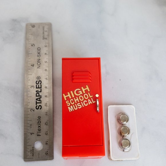 Hallmark Keepsake Disney High School Musical We're All In This Together 2008 - Picture 9 of 9